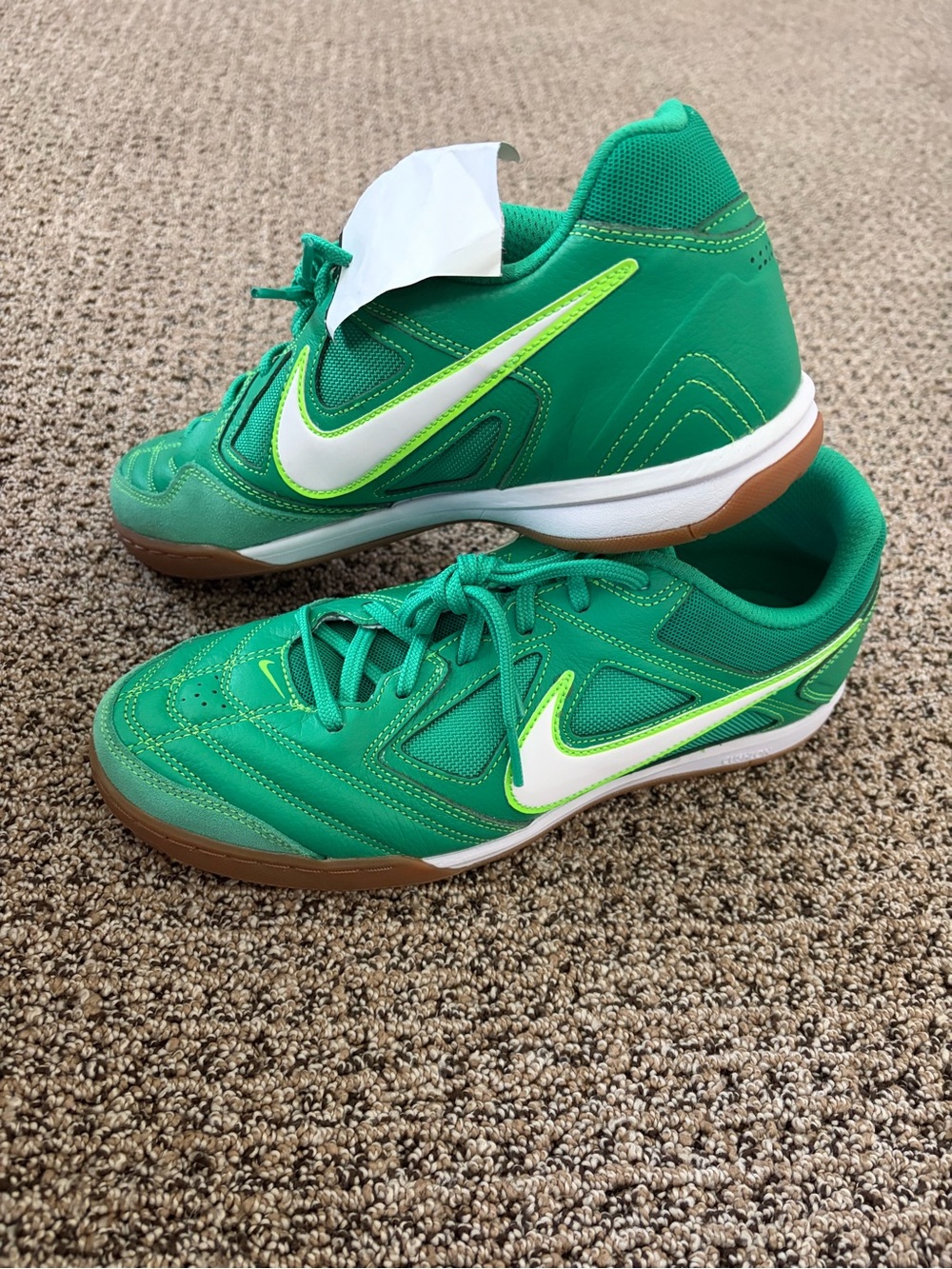 Nike Gato Indoor Soccer Cleats Men’s 10/Women’s 11.5